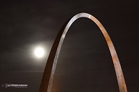 Moon and St. Louis arch on May 19