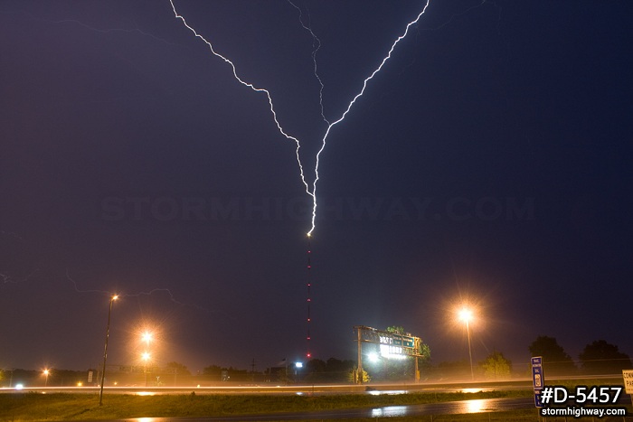 KMOV tower lightning
