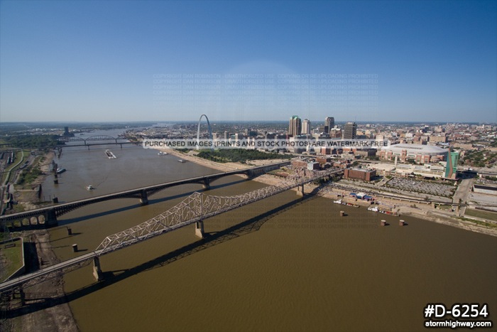 Aerial photo of St. Louis and the Gateway Arch 6