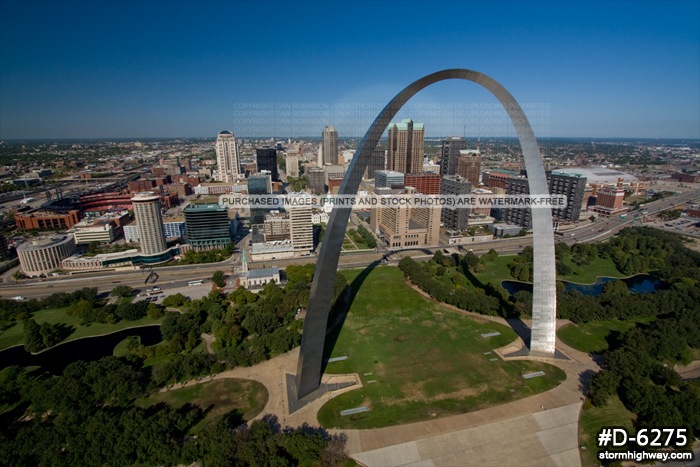 Aerial photo of St. Louis and the Gateway Arch 3