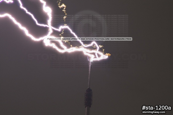 WVAH tower lightning close-ups at 300mm, June 2008