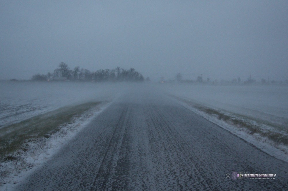Blowing snow and intense winds in the STL metro - December 20, 2012
