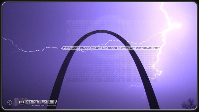 Gateway Arch lightning 3