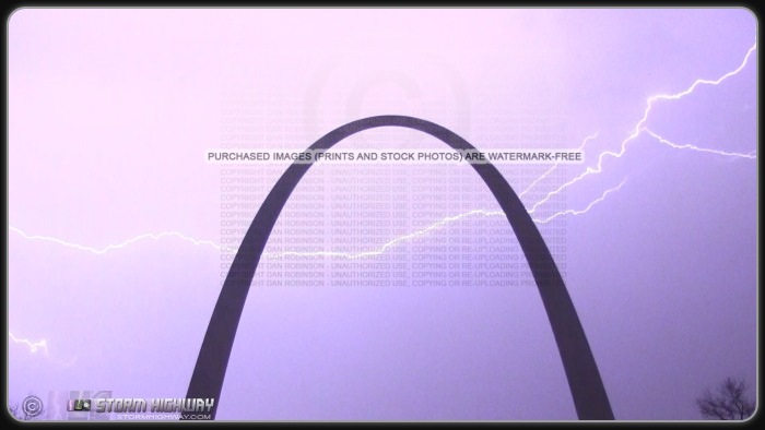 Gateway Arch lightning 4