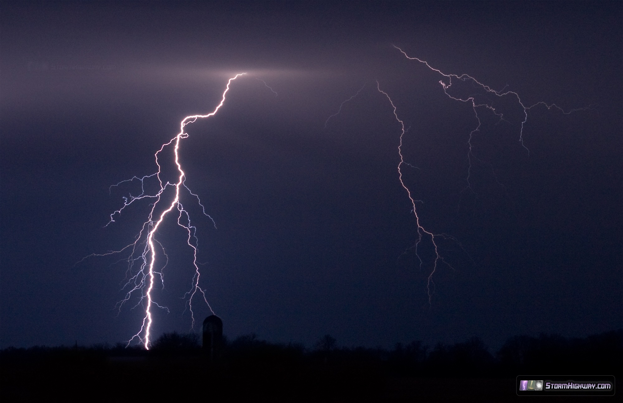 Lightning at Okawville, IL - April 2, 2014