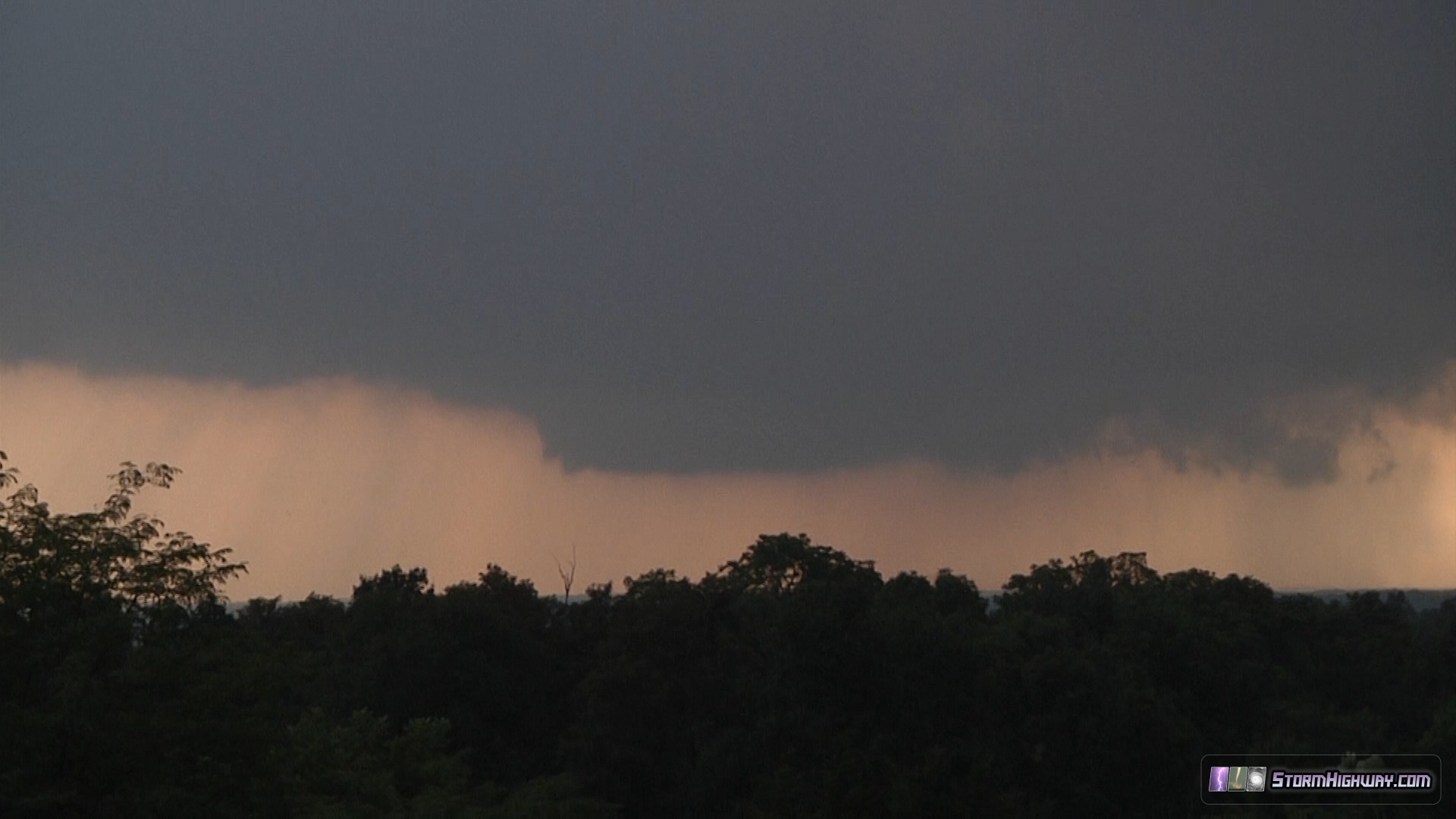 Wall cloud near Ewing, Kentucky - July 27, 2014