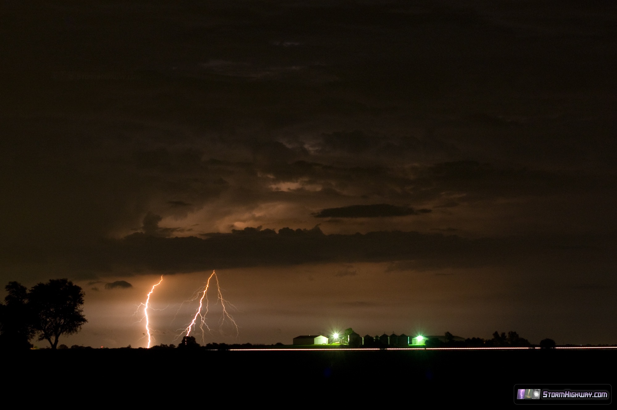 Lightning south of New Baden, Illinois - June 1, 2014
