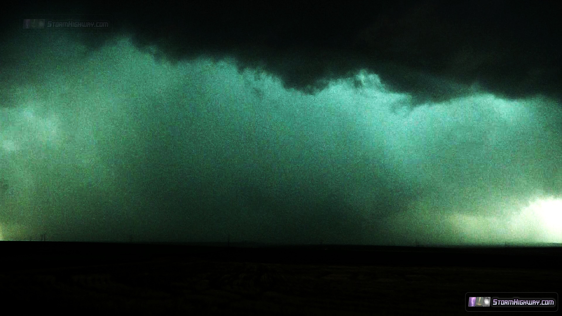 Possible tornado near Denver International Airport, Colorado - May 21, 2014