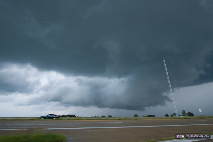 RFD clear slot and wall cloud on supercell at Hannibal, MO
