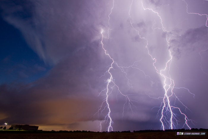 Supercell lightning near Waterloo, IL
