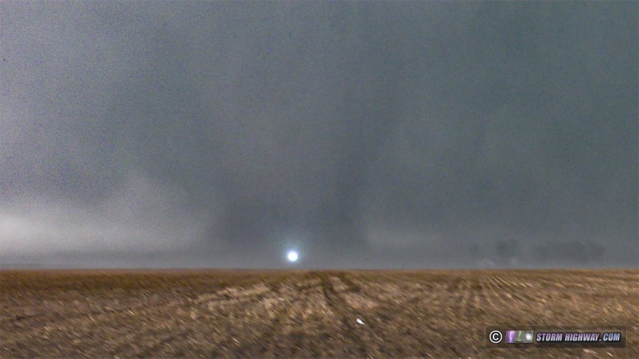 Kankakee, Illinois tornado power flash on March 10, 2026