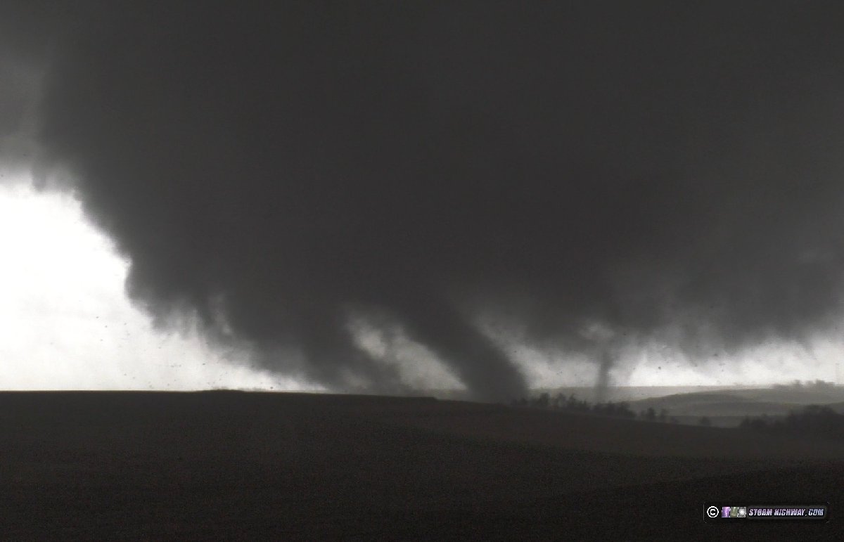 EF3 Tornado strikes Minden, Iowa