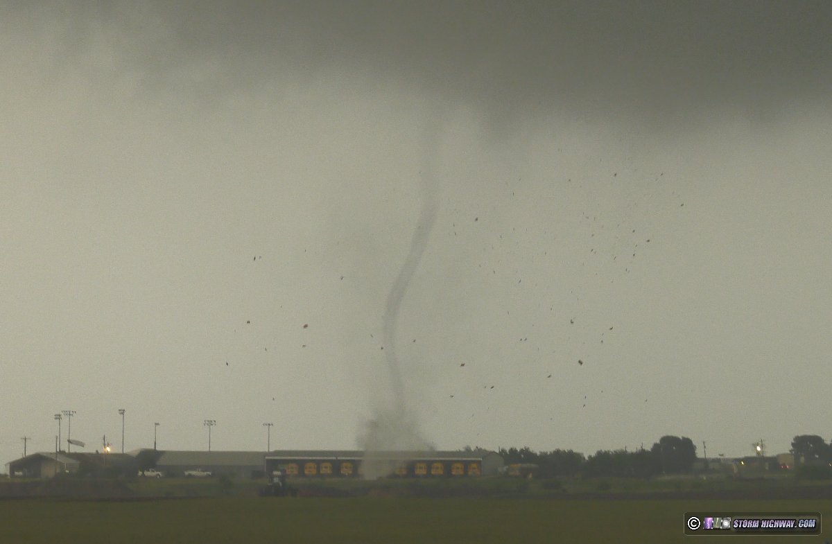 Narrow rope tornado in Windthorst, Texas