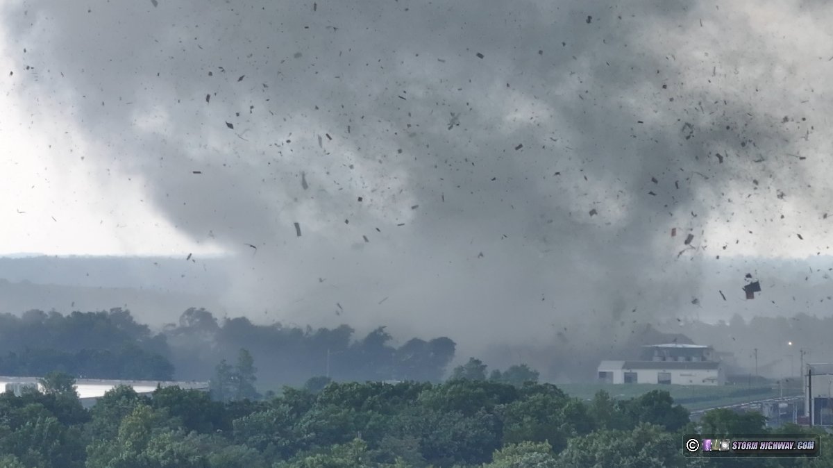 EF3 Tornado with debris in Mount Vernon, Indiana from drone