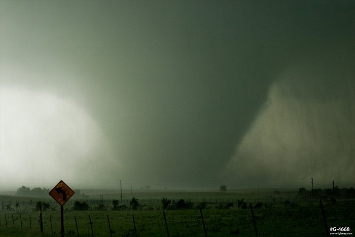 Roaring EF4 tornado