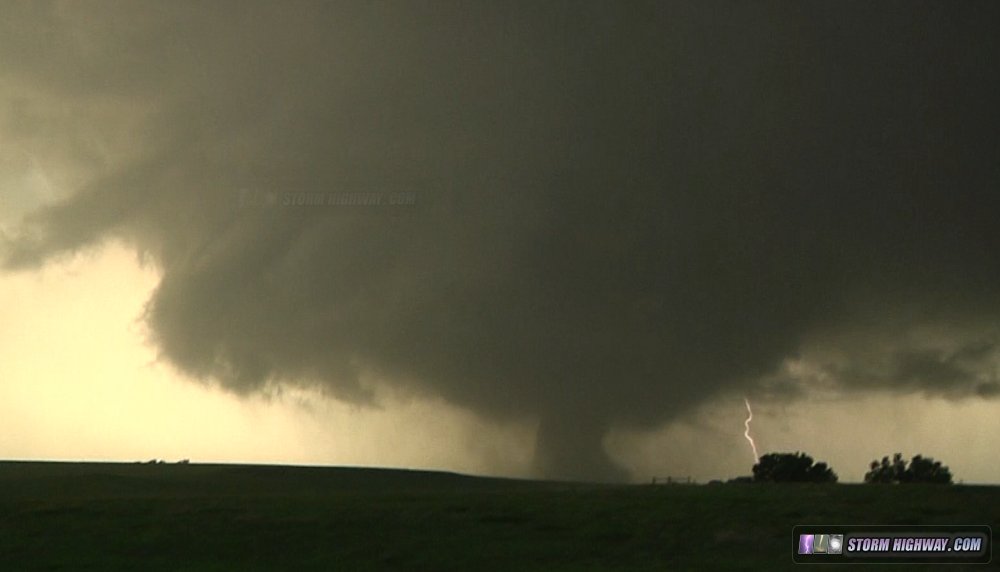 Tornado and lightning 2