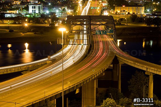 Night bridge traffic