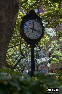 Capitol Street clock