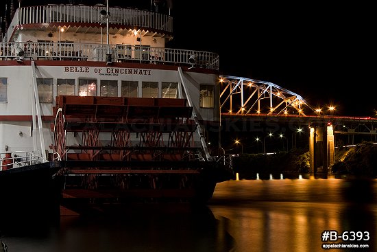 Cincinnati Belle sternwheeler and South Side Bridge at night