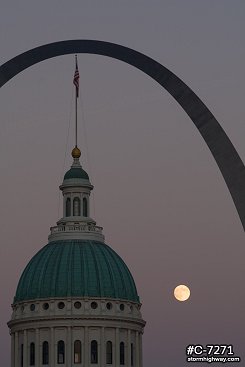 Moonrise over STL Arch, Old Courthouse