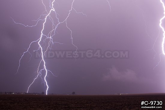 Close October lightning in Illinois