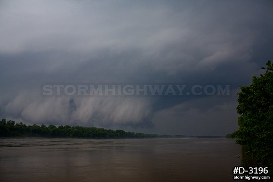 Supercell thunderstorm crossing the Missouri River