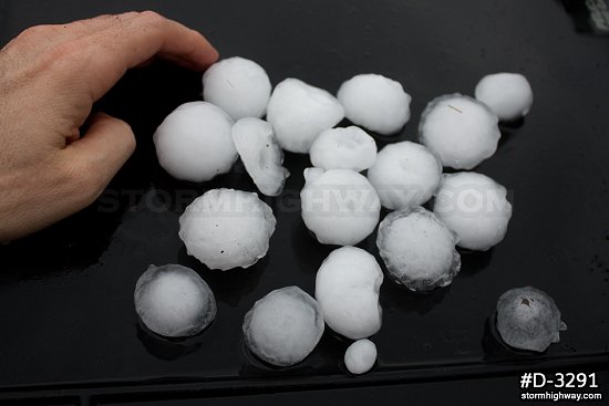 Golfball-sized hail in Illinois 1