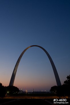 Morning twilight over the Gateway Arch in St. Louis