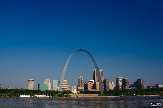 Classic view of St. Louis skyline with the Gateway Arch