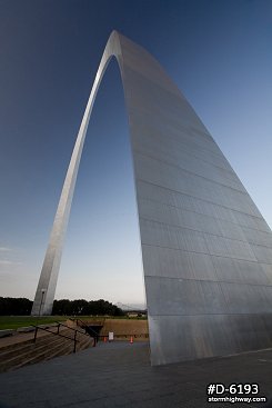 Blue sky over a close-up view of the Gateway Arch on a late summer evening in St. Louis