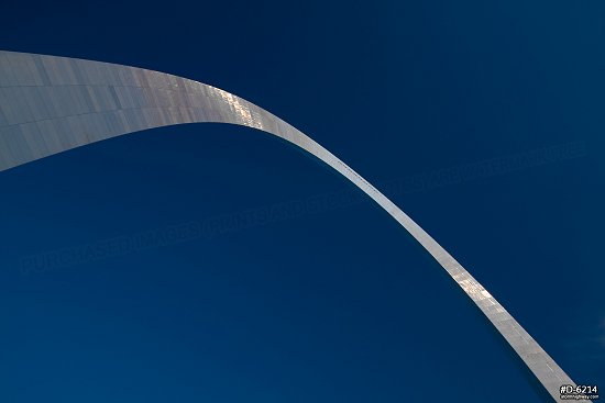Blue sky over the Gateway Arch on a late summer evening in St. Louis