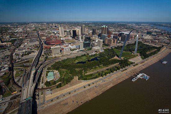 Aerial photo of downtown St. Louis, the Gateway Arch and highways into the city