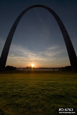 Gateway Arch sunrise sky and lawn