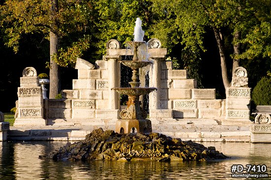 Fountain, pond and stone sculpture in Tower Grove Park