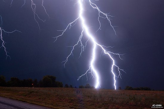 Close Illinois lightning