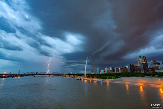 Twilight lightning at the St. Louis riverfront