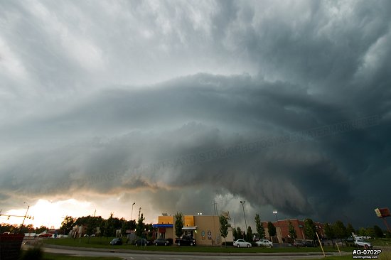 Tornadic supercell at O'Fallon, Missouri approaching St. Louis (two-frame panorama)