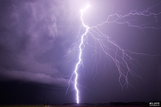 Big cloud-to-ground lightning strike at New Minden, Illinois