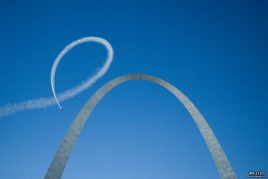 Gateway Arch during Fair St. Louis air show