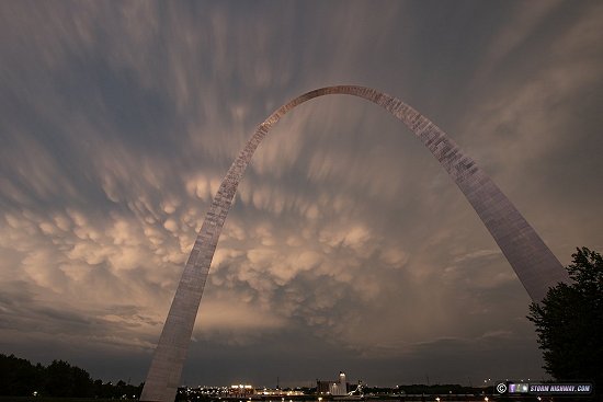 Mammatus clouds over the Gateway Arch