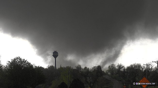 Tornado strikes Minden, Iowa