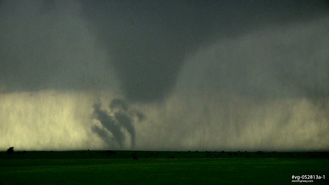 Bennington tornado triple suction vortices