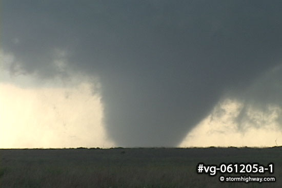 Large tornado near Spur, Texas