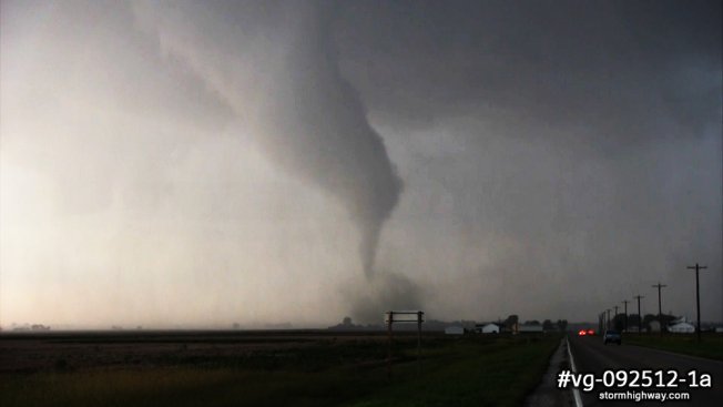 Large tornado in northwestern Oklahoma